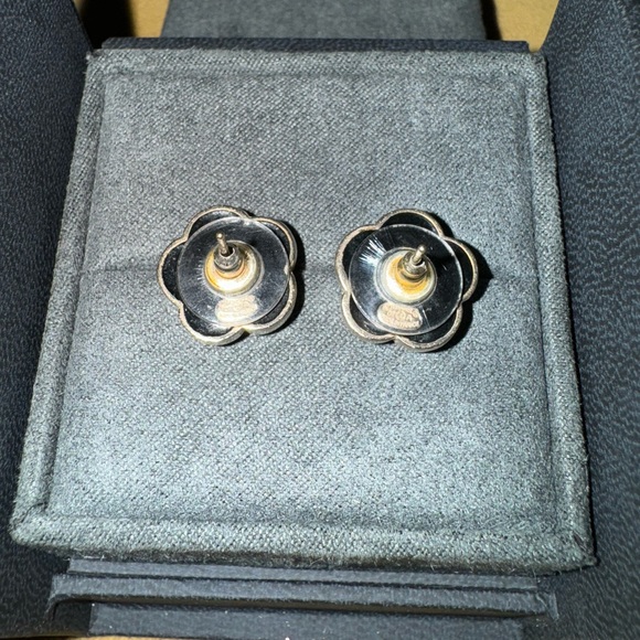 CHANEL Camélia Enamel, Faux Pearl & Crystal Stud Earrings - Picture 4 of 6